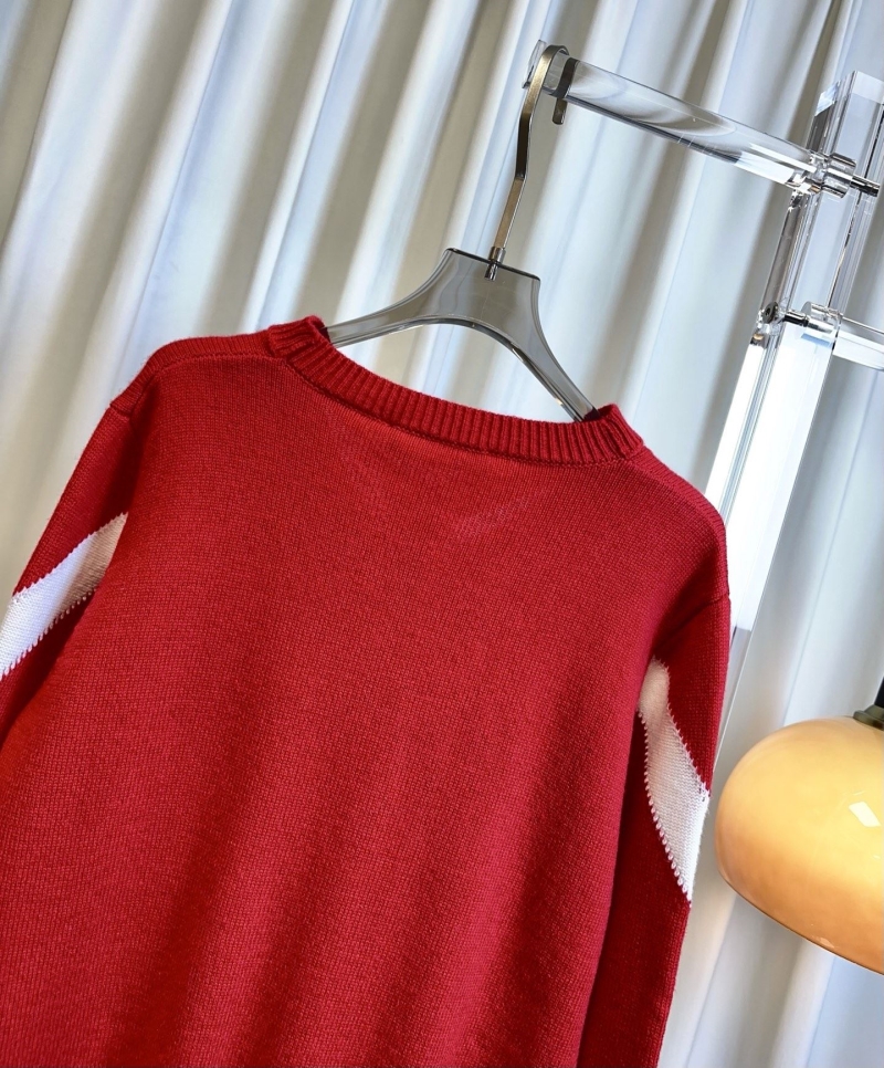 Va1e*ntin0 sweater